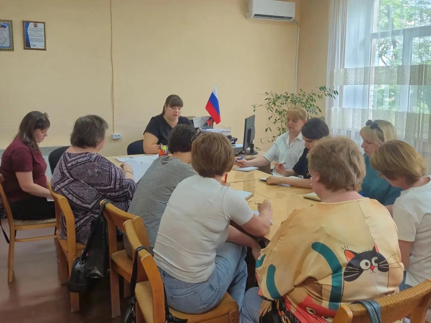 В Краснолучском городском округе был проведен семинар  на тему: "Подготовка архивных документов к передаче на государственное хранение".
